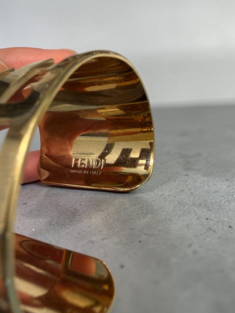 Authentic FENDI Metal FF Logo Cuff Bracelet - Gold - Picture 3 of 3